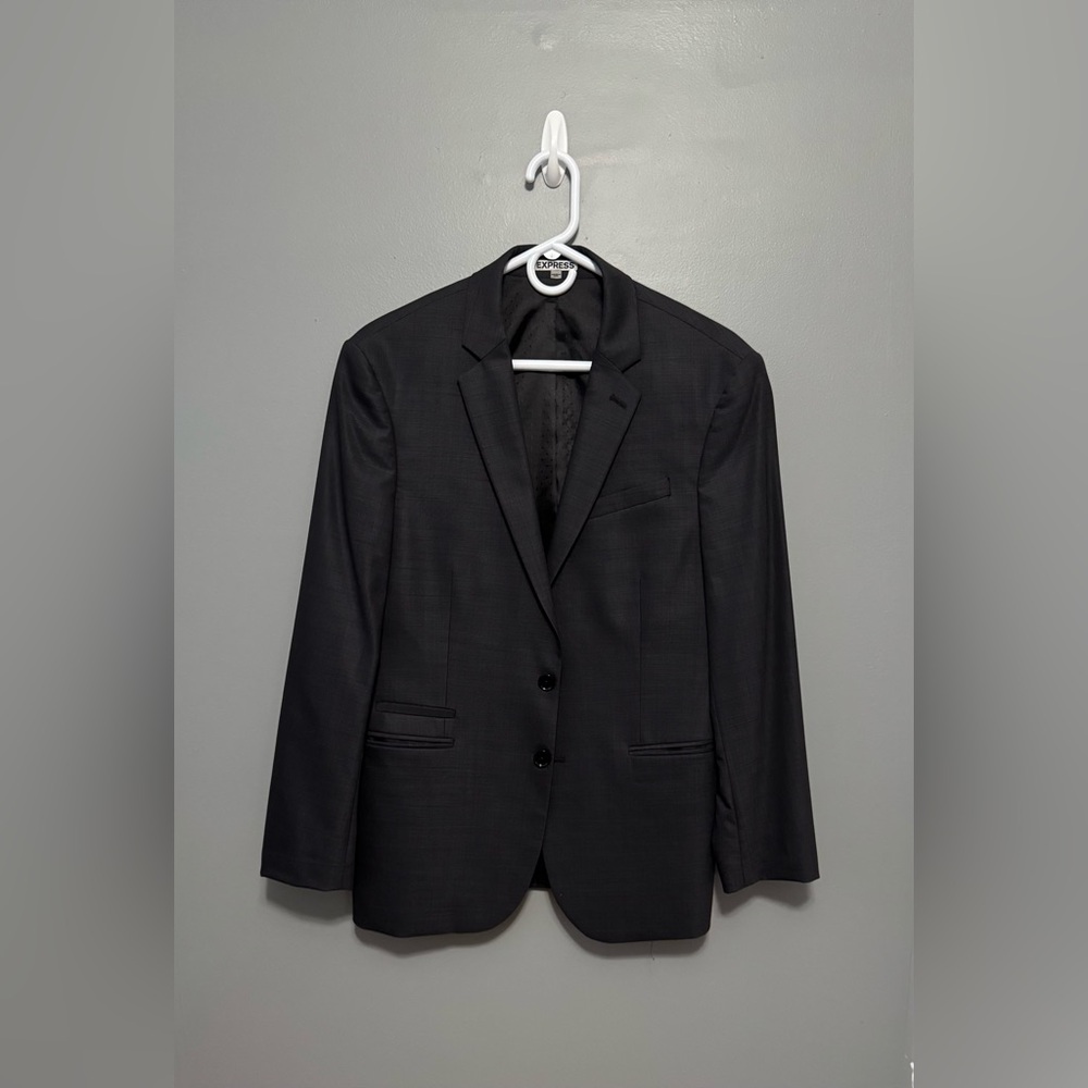 Express: Mens Suit